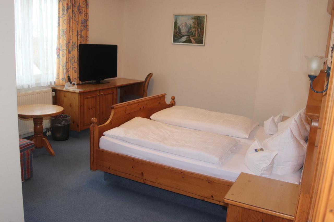 Landhotel Gasthof Huber Merching Buitenkant foto