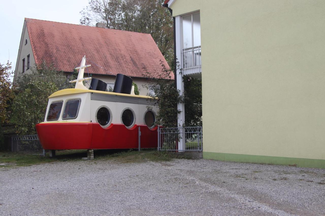 Landhotel Gasthof Huber Merching Buitenkant foto